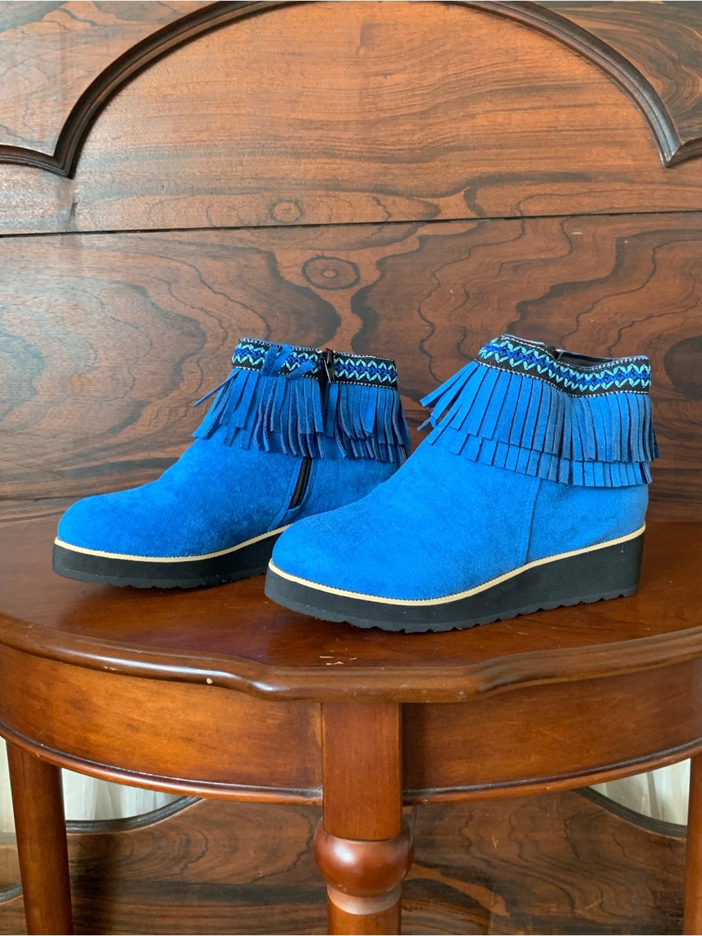 NWOT Funky blue faux suede foam sole moccasins shoes boots booties